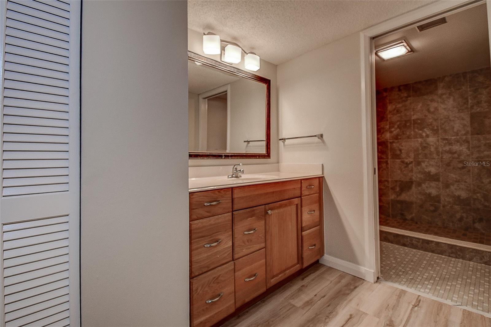 5940 Pelican Bay Unit 406, Gulfport, FL 33707