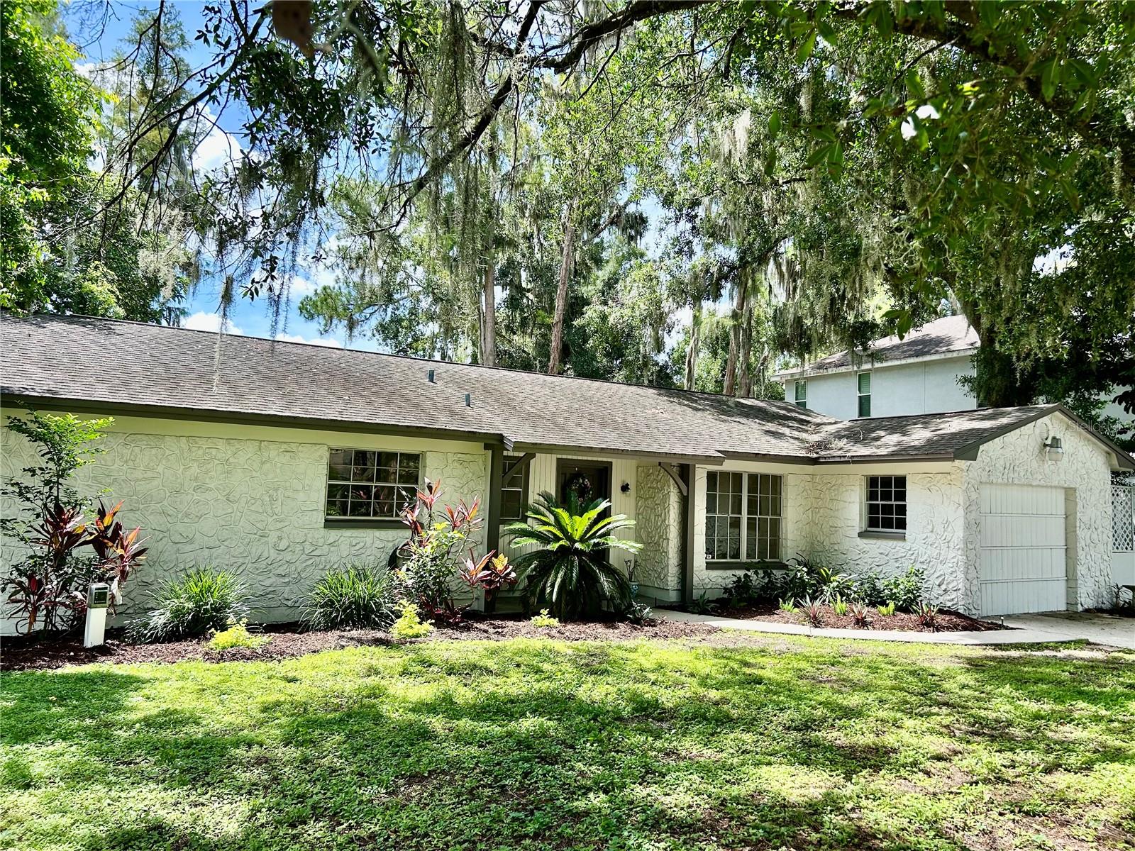 17017 Paula, Lutz, FL 33558