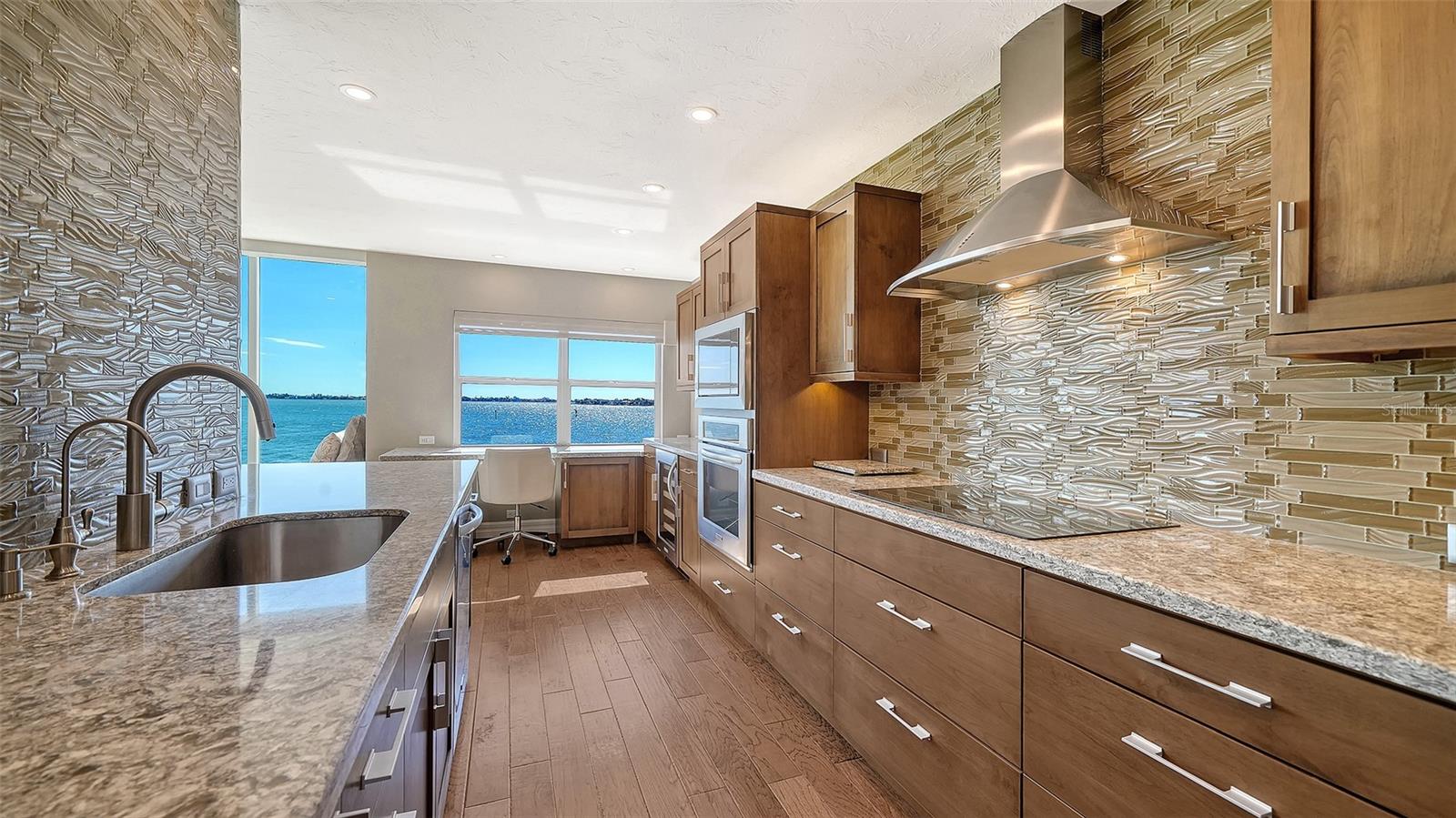 400 Golden Gate Unit 31, Sarasota, FL 34236