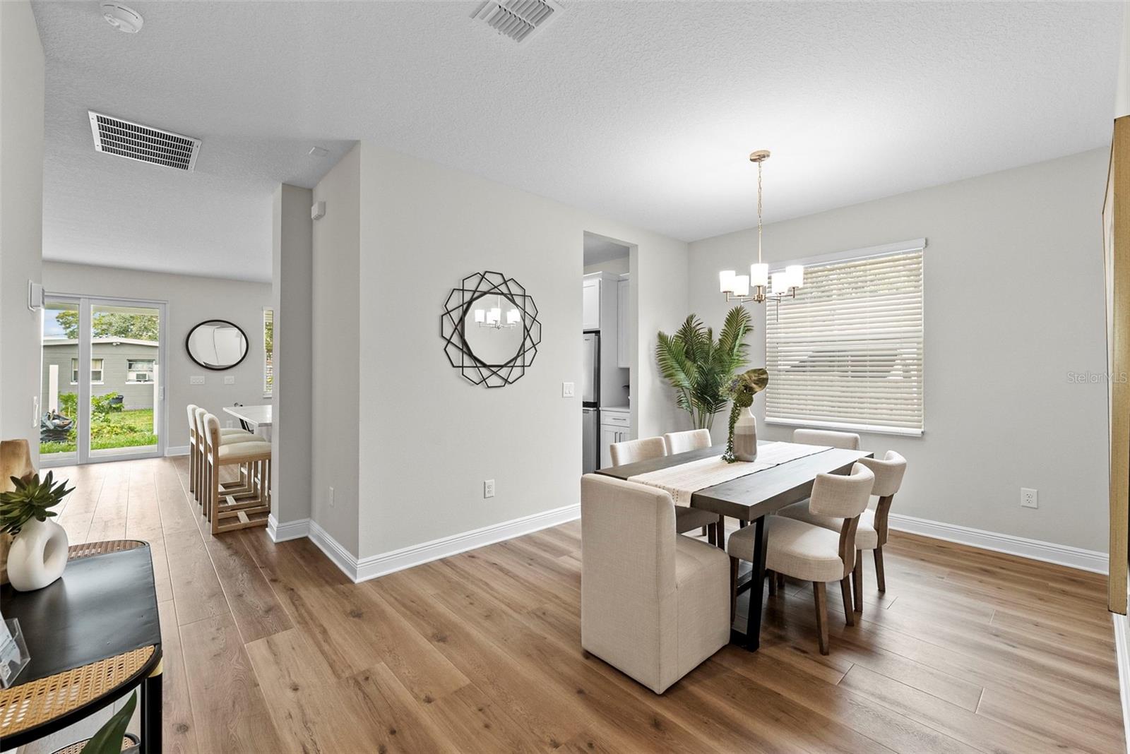 6244 29th, St Petersburg, FL 33702
