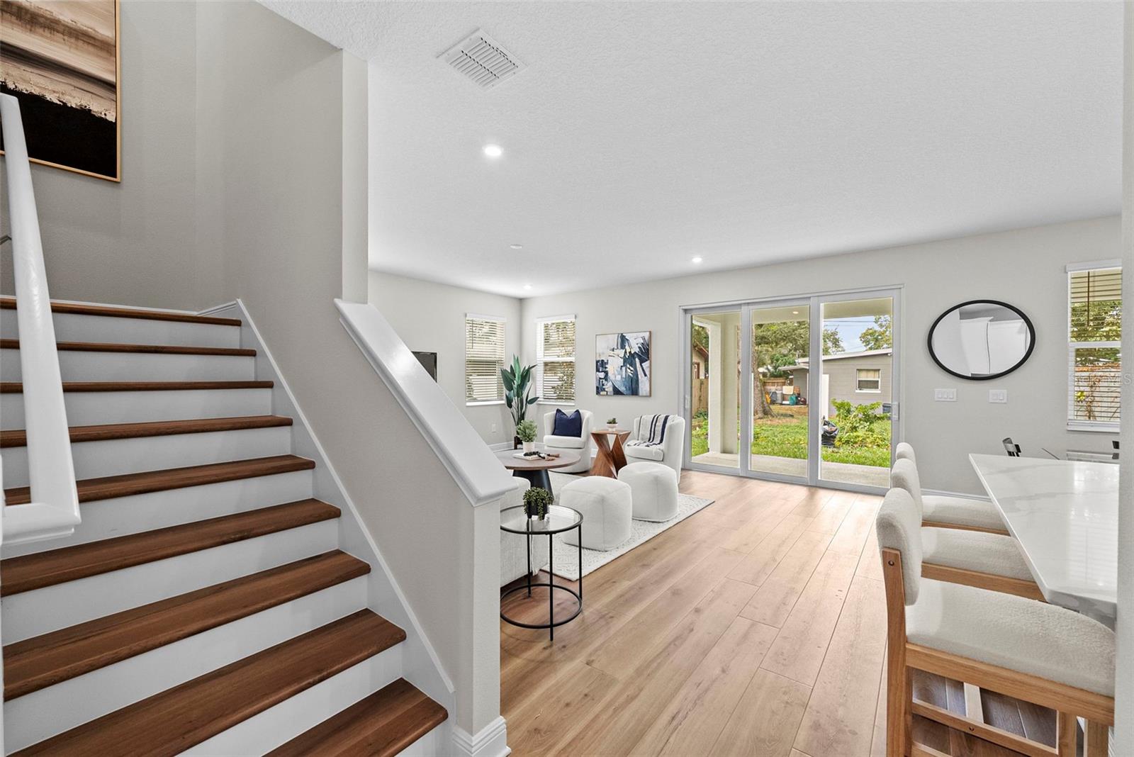 6244 29th, St Petersburg, FL 33702