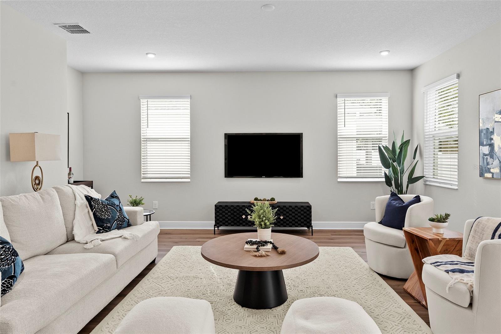 6244 29th, St Petersburg, FL 33702