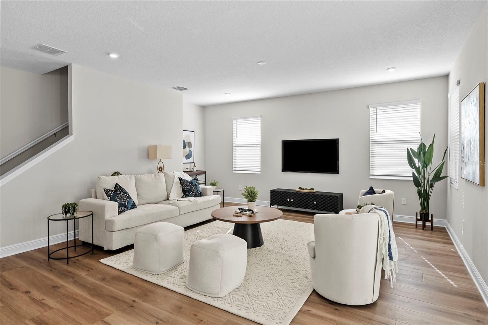 6244 29th, St Petersburg, FL 33702
