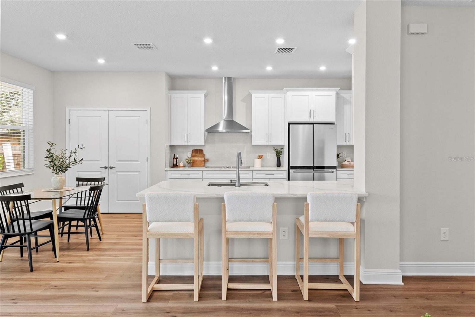 6244 29th, St Petersburg, FL 33702