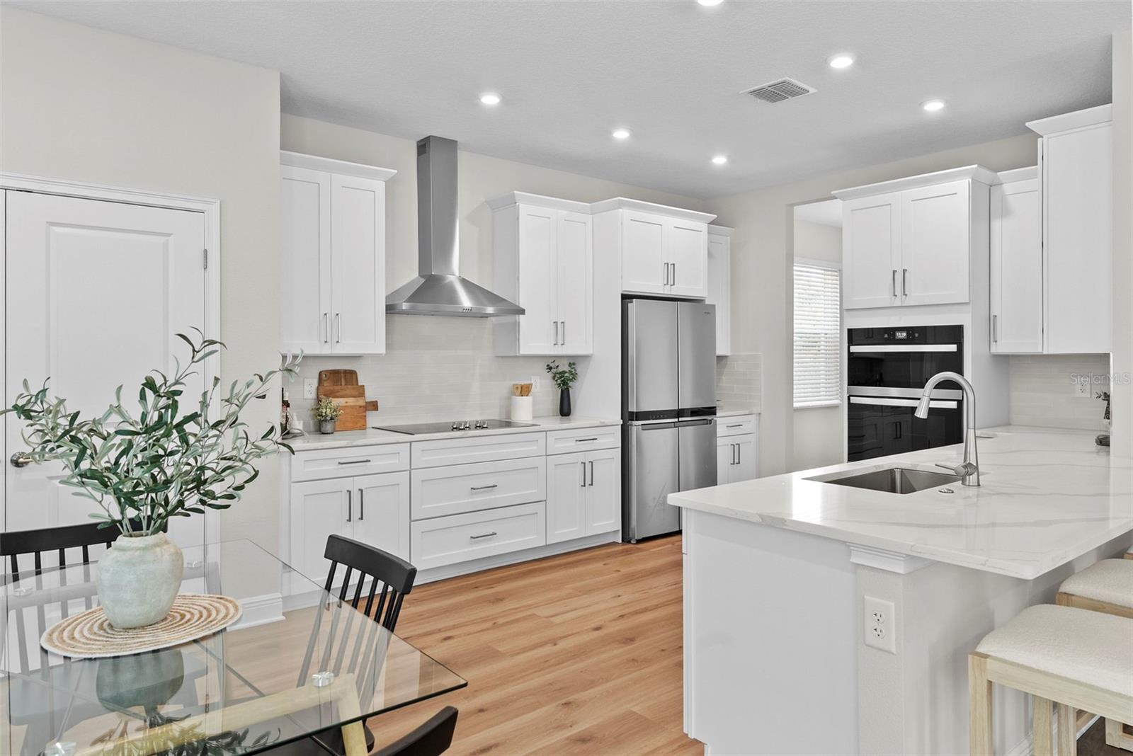6244 29th, St Petersburg, FL 33702