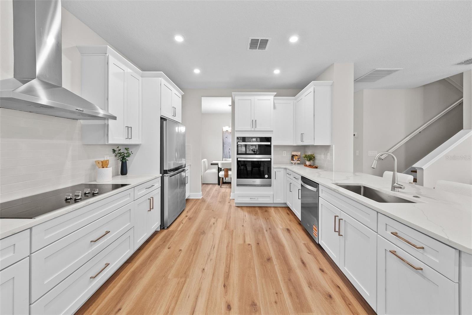 6244 29th, St Petersburg, FL 33702