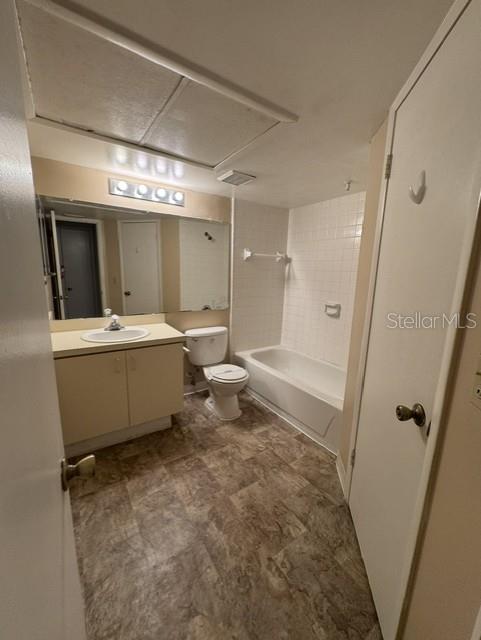 320 Forestway Unit 203, Altamonte Springs, FL 32701