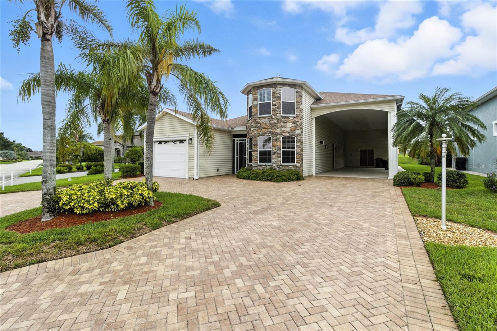 529 Meandering Way, Polk City, FL 33868