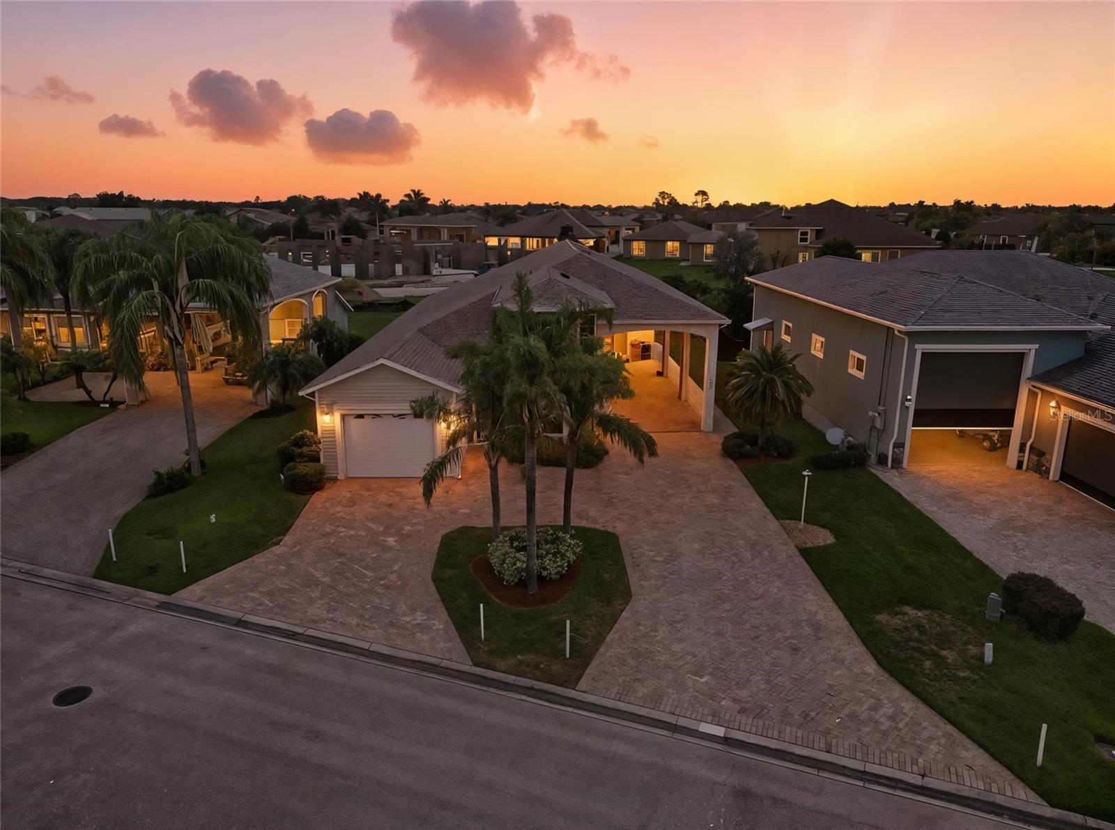 529 Meandering Way, Polk City, FL 33868