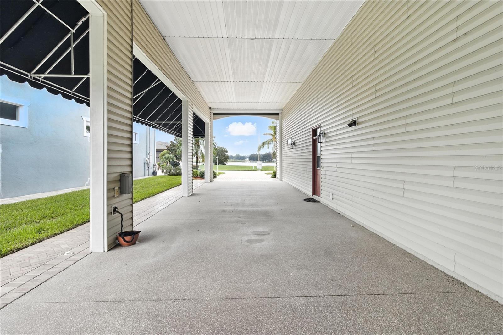 529 Meandering Way, Polk City, FL 33868