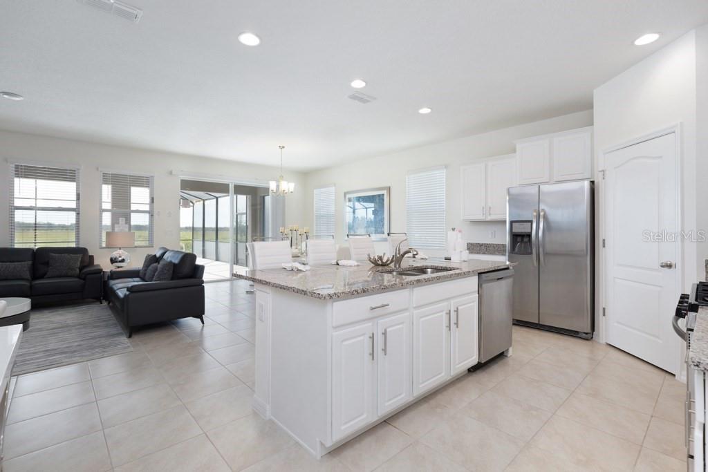 8012 Oak Shadow, Davenport, FL 33837