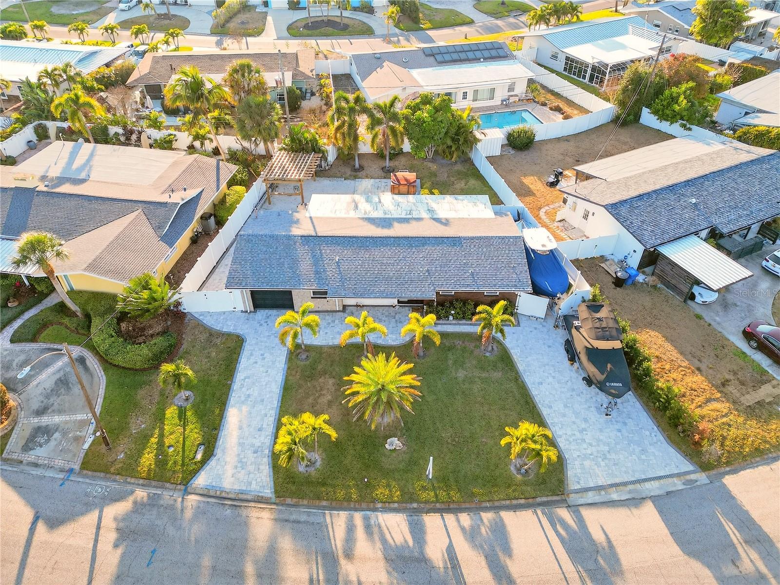 5235 40th, St Petersburg, FL 33711