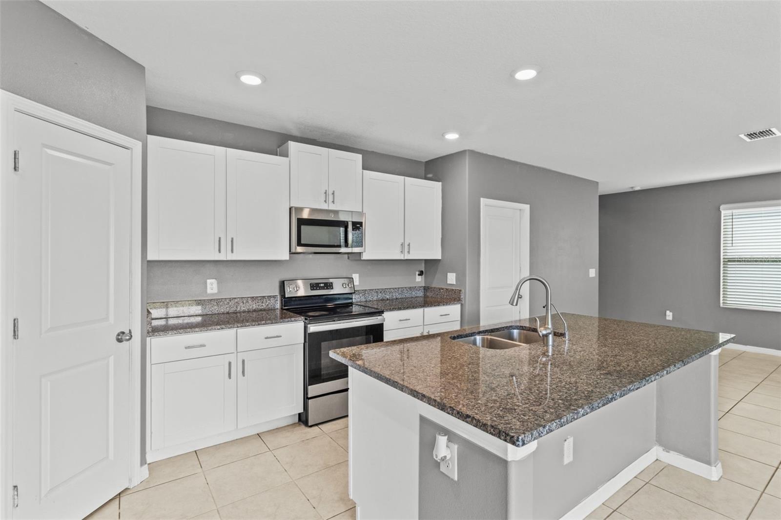 16671 Kingman Reef, Wimauma, FL 33598