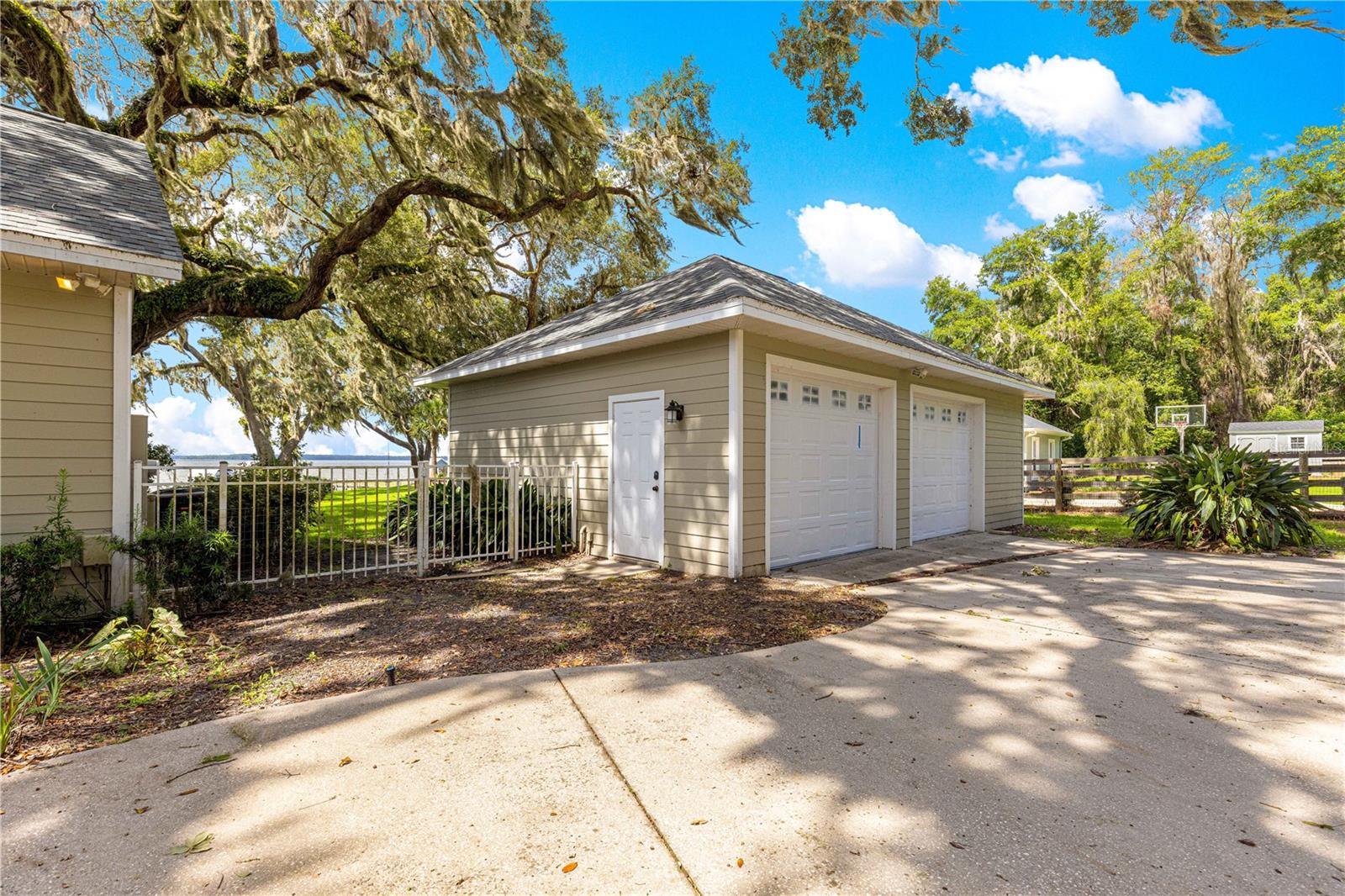 12360 Highway 25, Ocklawaha, FL 32179