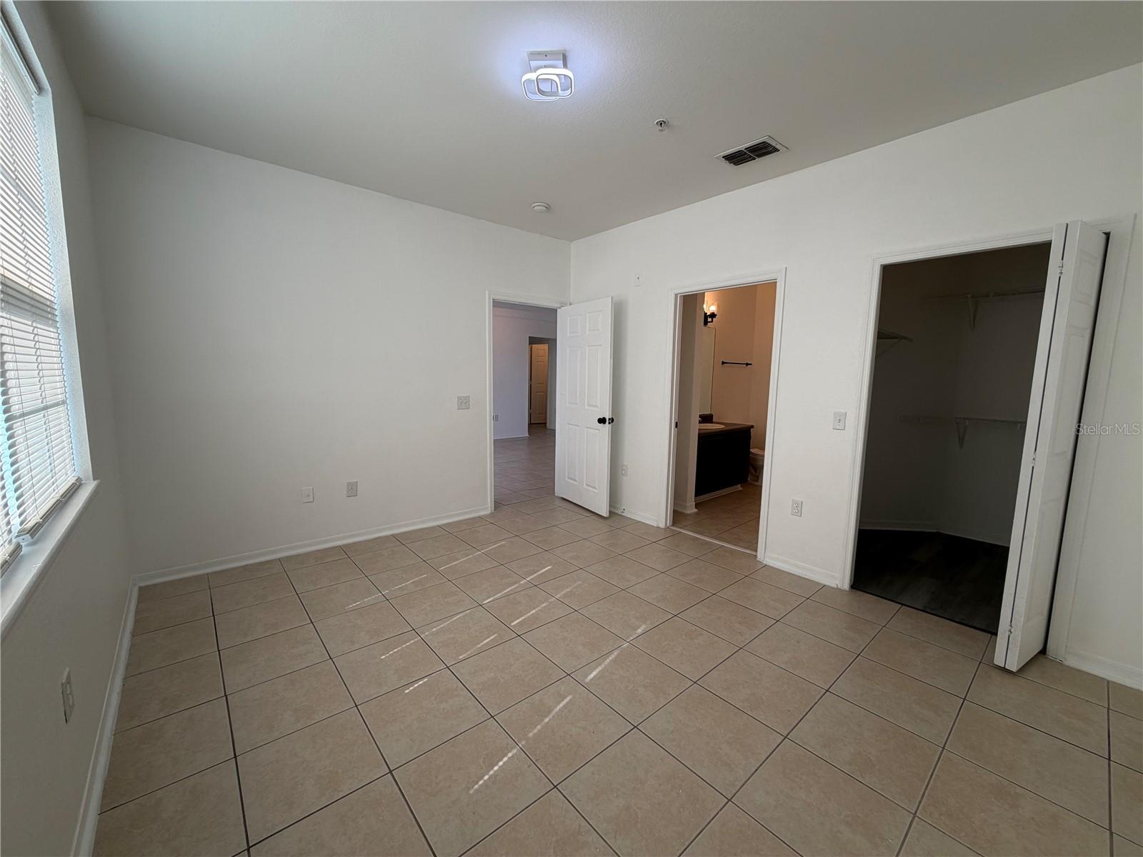 3315 Parkchester Square Unit 301, Orlando, FL 32835