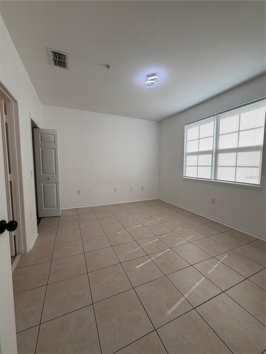 3315 Parkchester Square Unit 301, Orlando, FL 32835