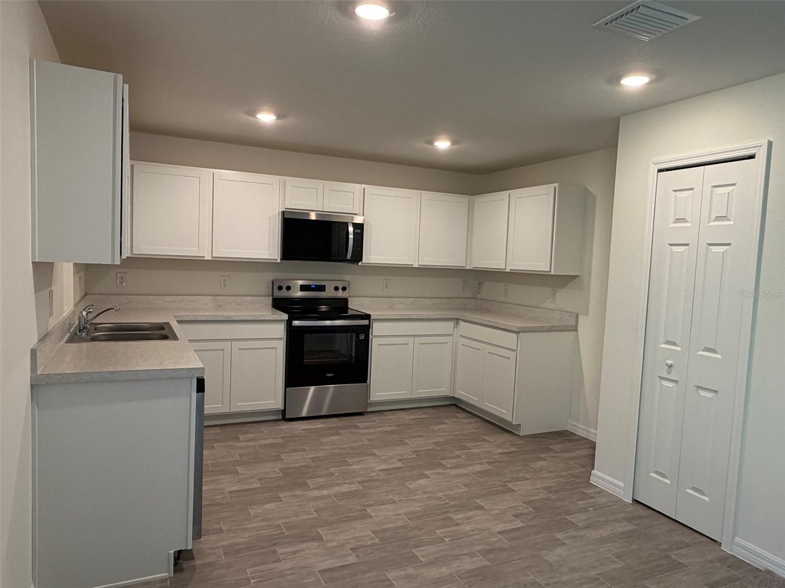 880 Hudson Valley, Poinciana, FL 34759