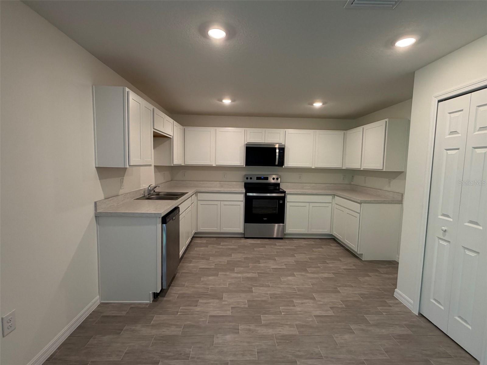 880 Hudson Valley, Poinciana, FL 34759