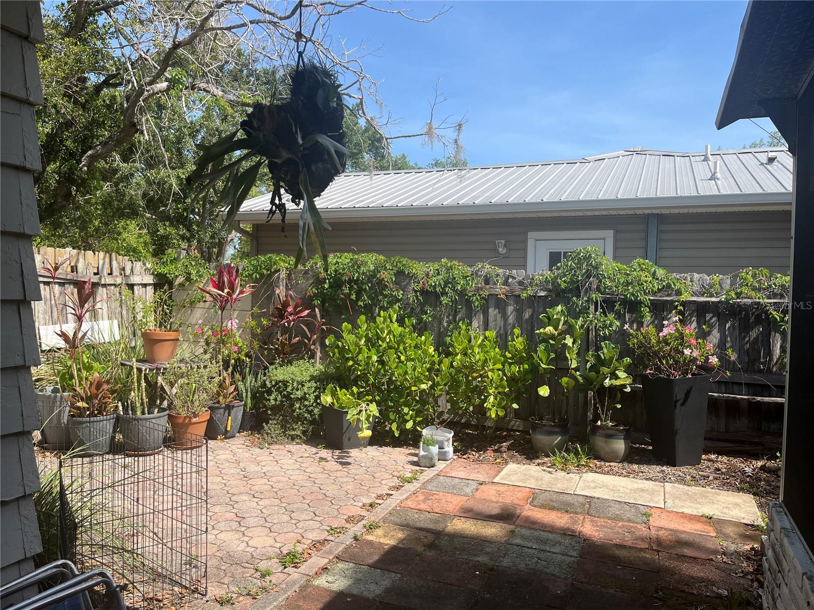 2415 Pelican, Sarasota, FL 34237