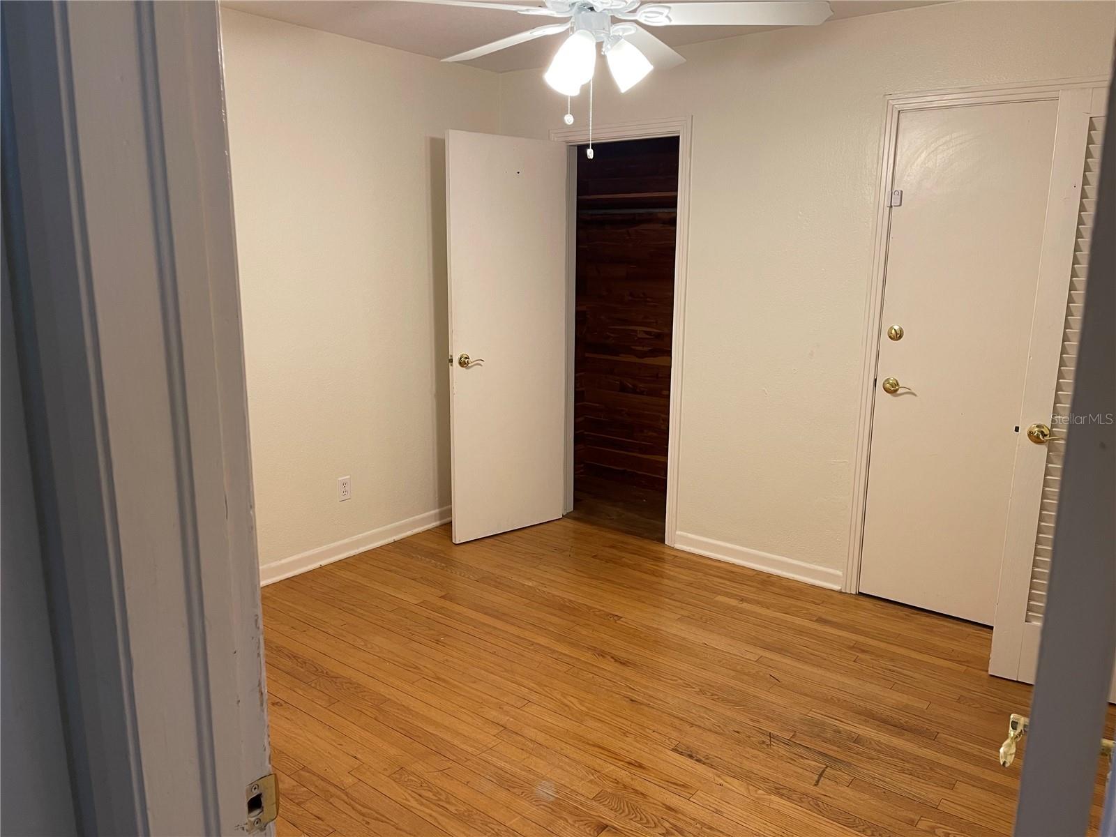 2415 Pelican, Sarasota, FL 34237