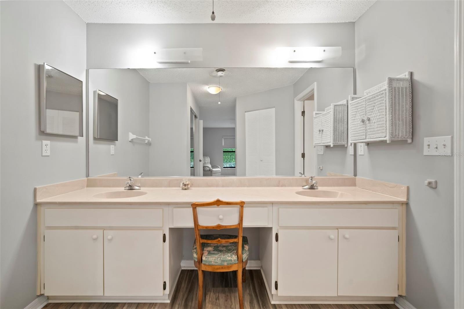 1609 Laughton, Sun City Center, FL 33573