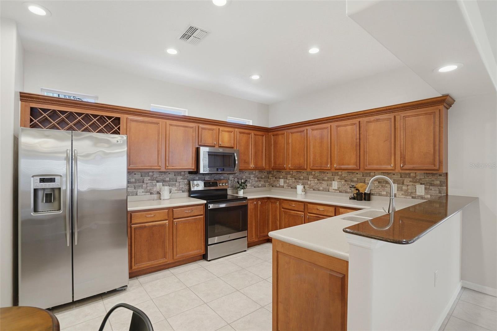 8005 Shaddock, Land O Lakes, FL 34637