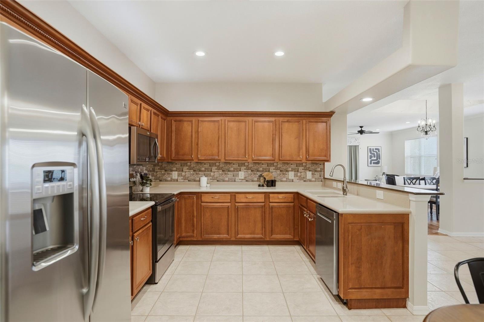 8005 Shaddock, Land O Lakes, FL 34637