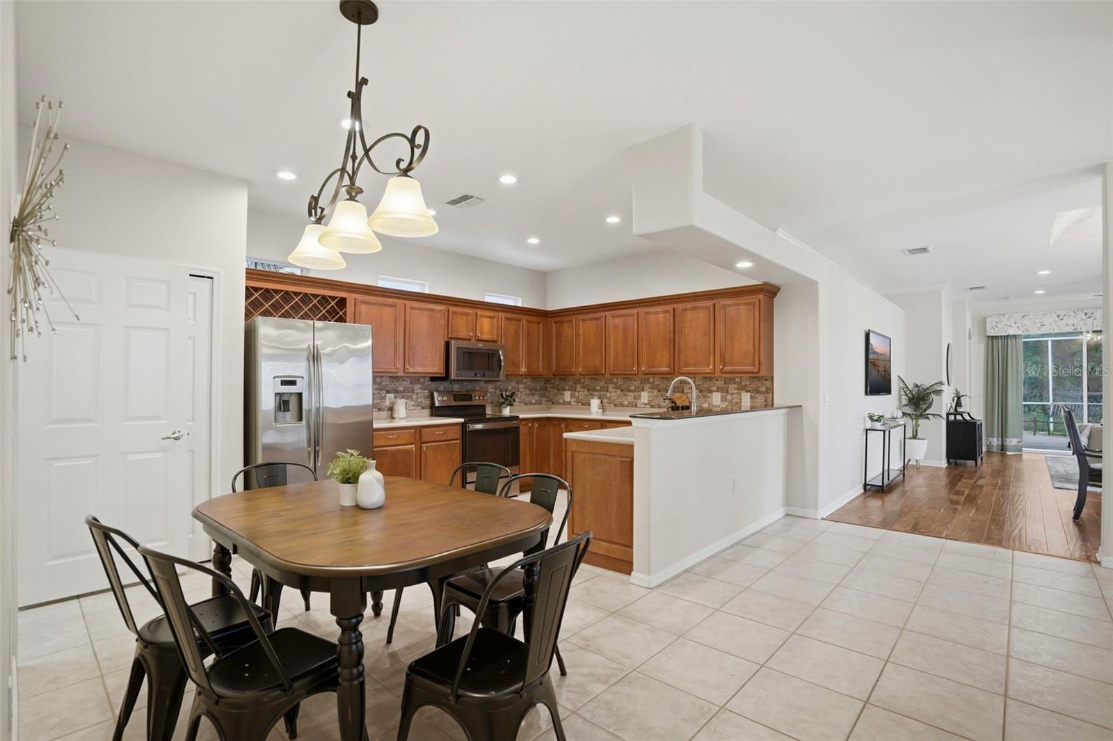 8005 Shaddock, Land O Lakes, FL 34637