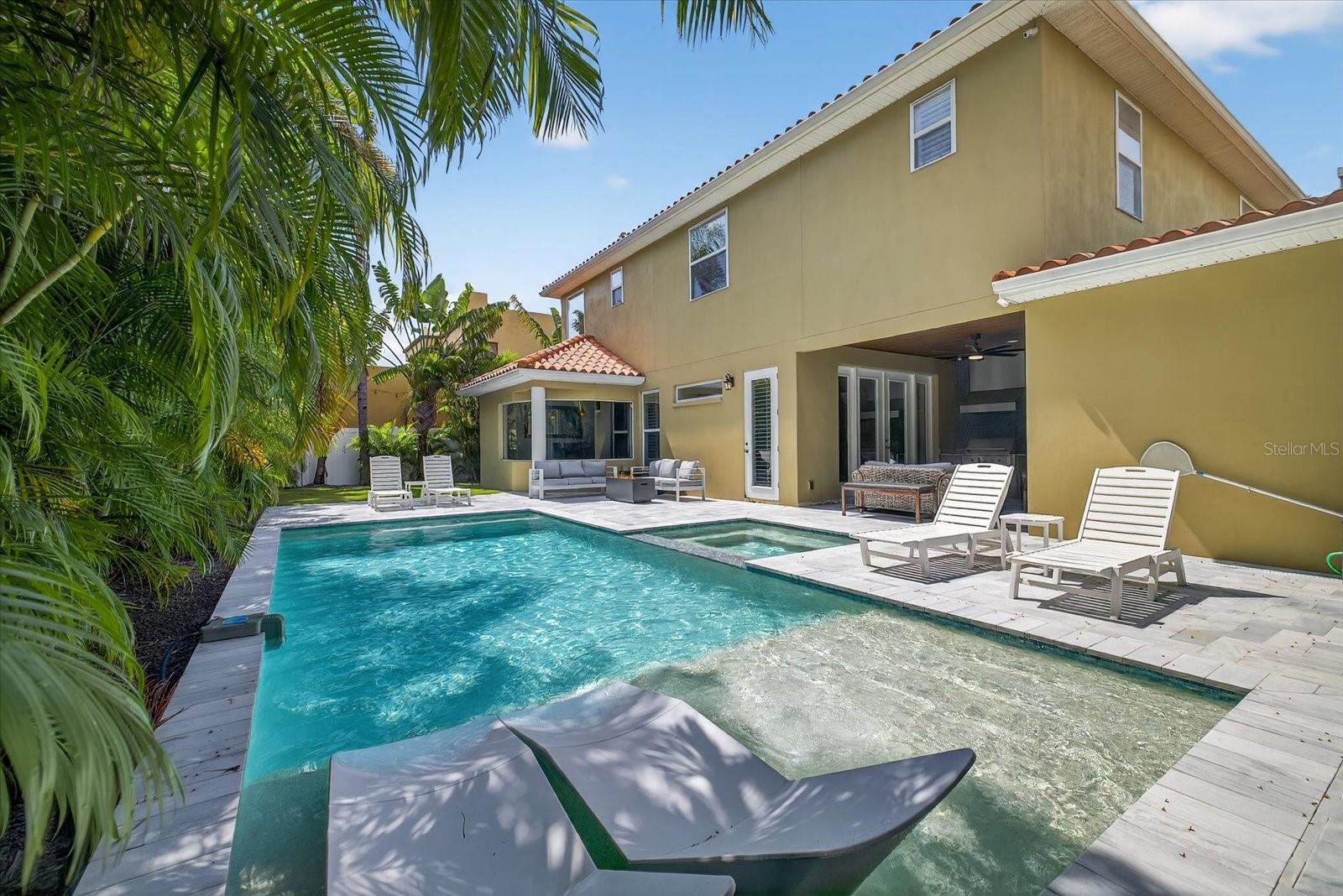 3904 Santiago, Tampa, FL 33629