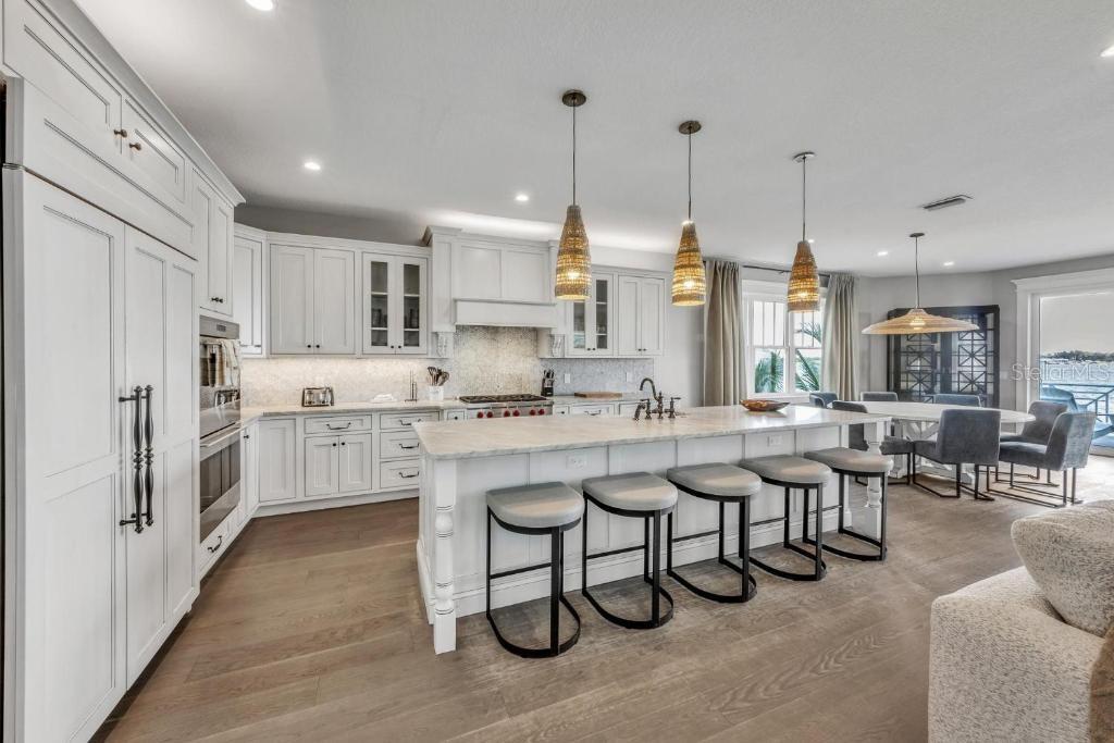 112 11th, Bradenton Beach, FL 34217