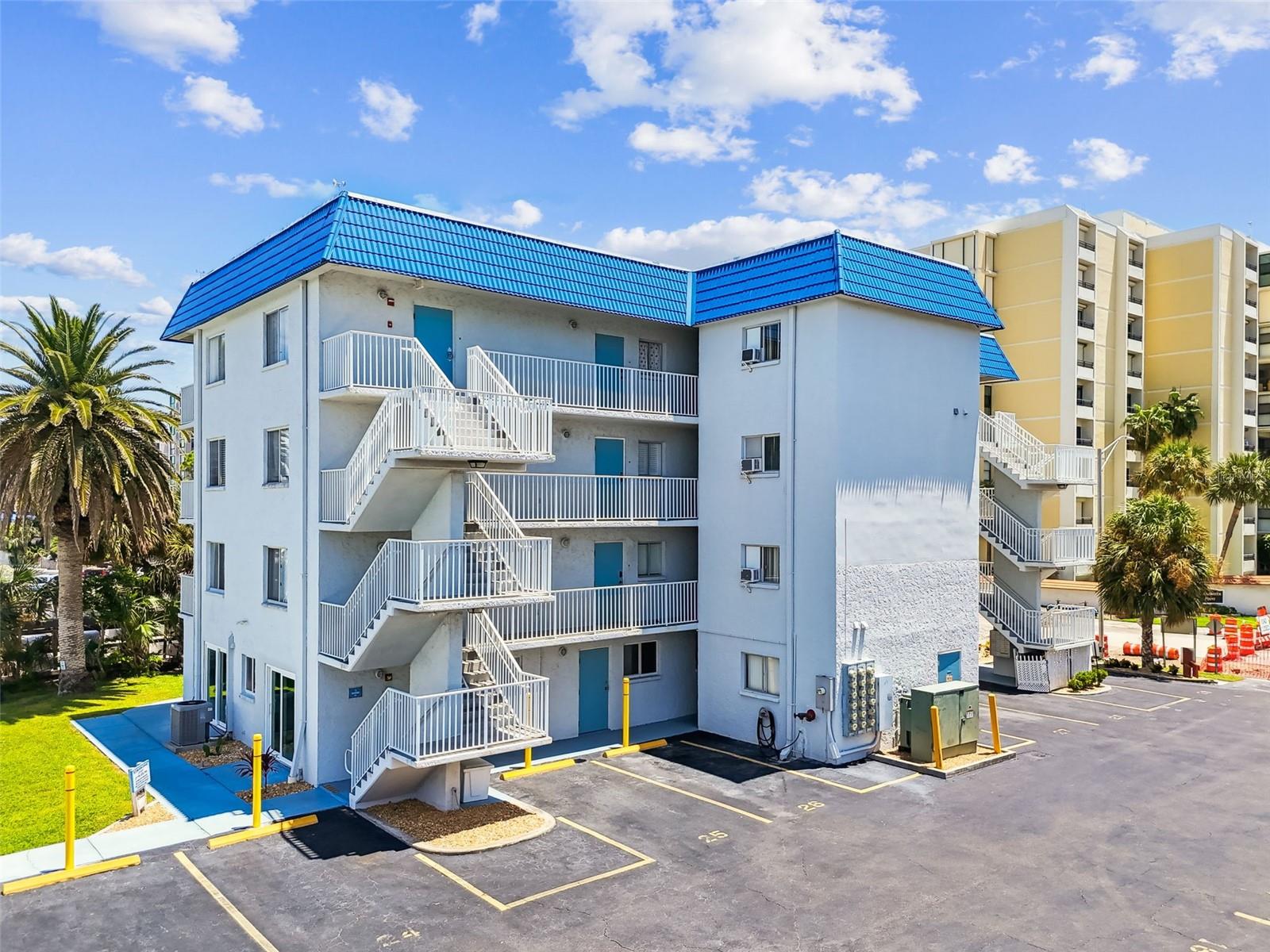 800 Bayway Unit 17, Clearwater Beach, FL 33767