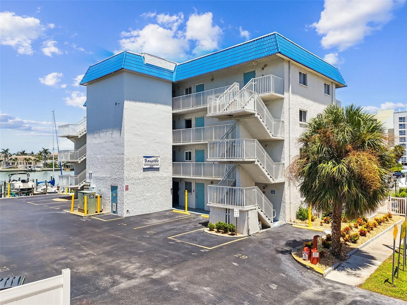 800 Bayway Unit 17, Clearwater Beach, FL 33767