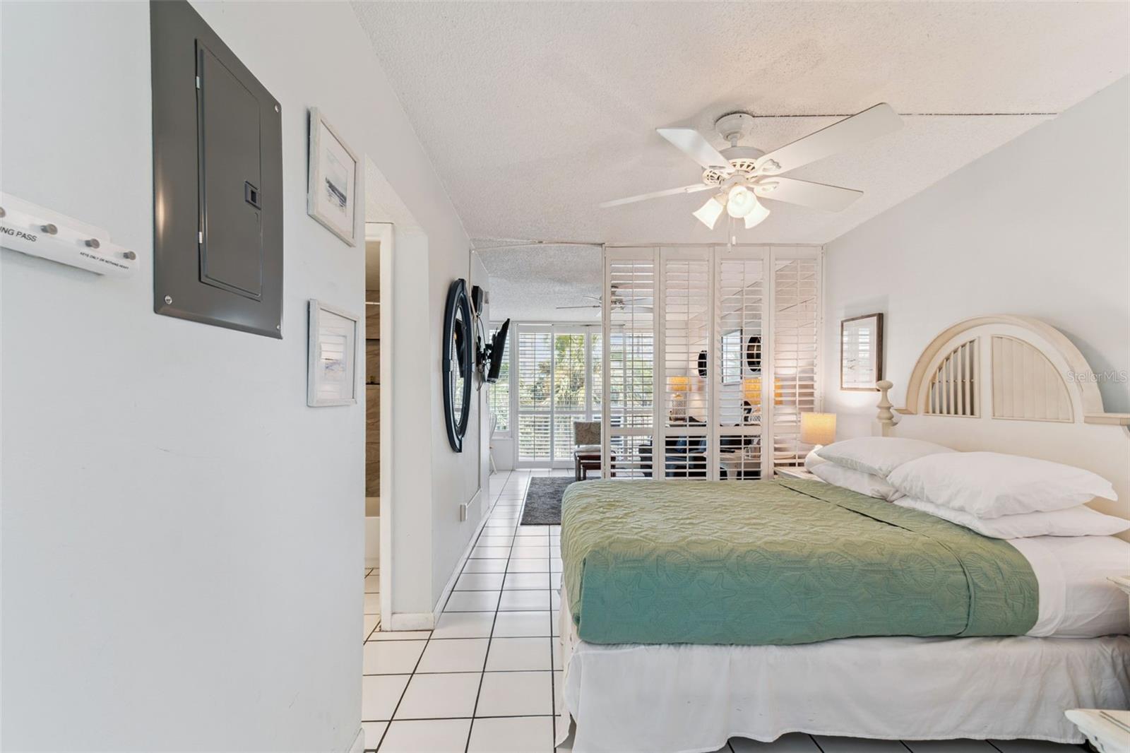 800 Bayway Unit 17, Clearwater Beach, FL 33767