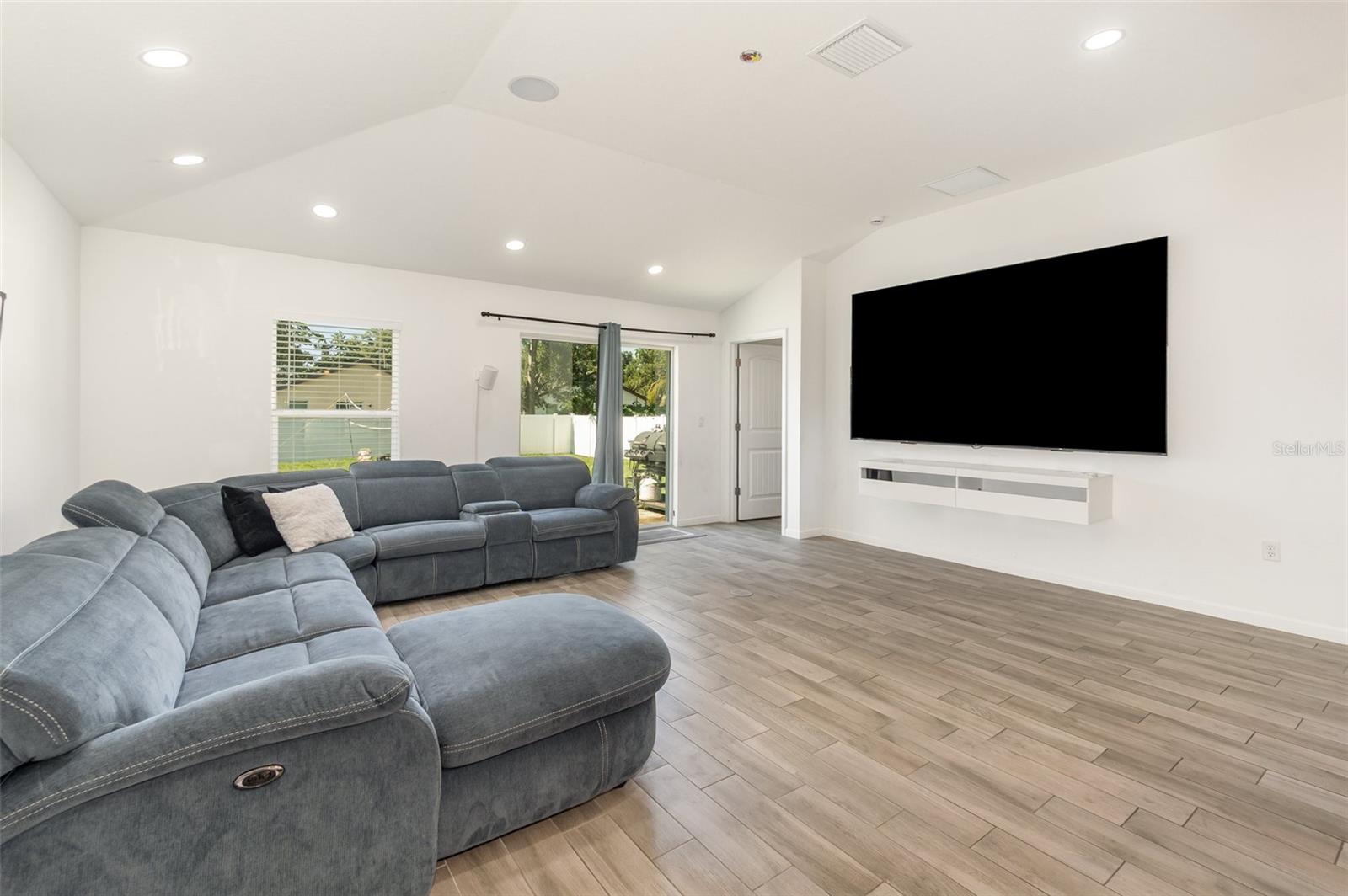 1534 Pine, Orlando, FL 32824