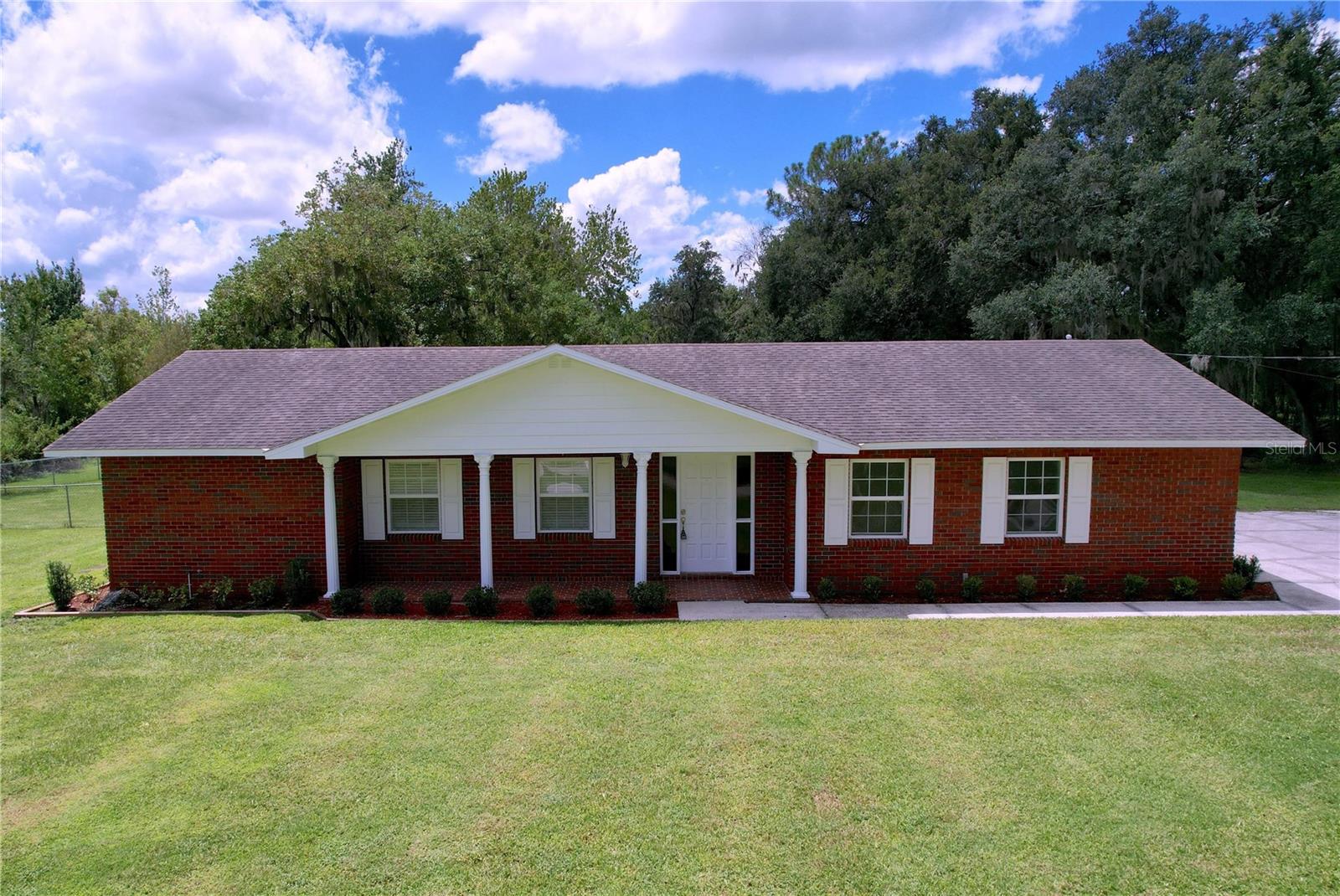 1405 Knights Griffin, Plant City, FL 33565