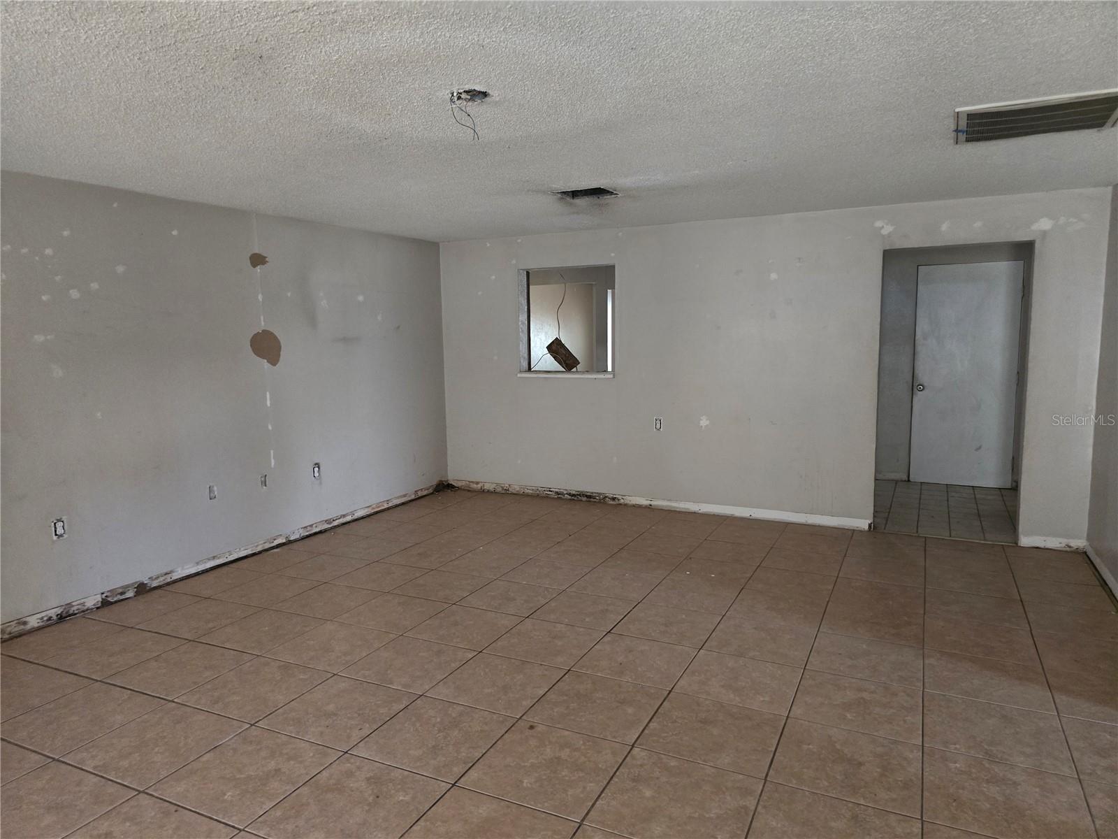 6124 11th, Zephyrhills, FL 33542