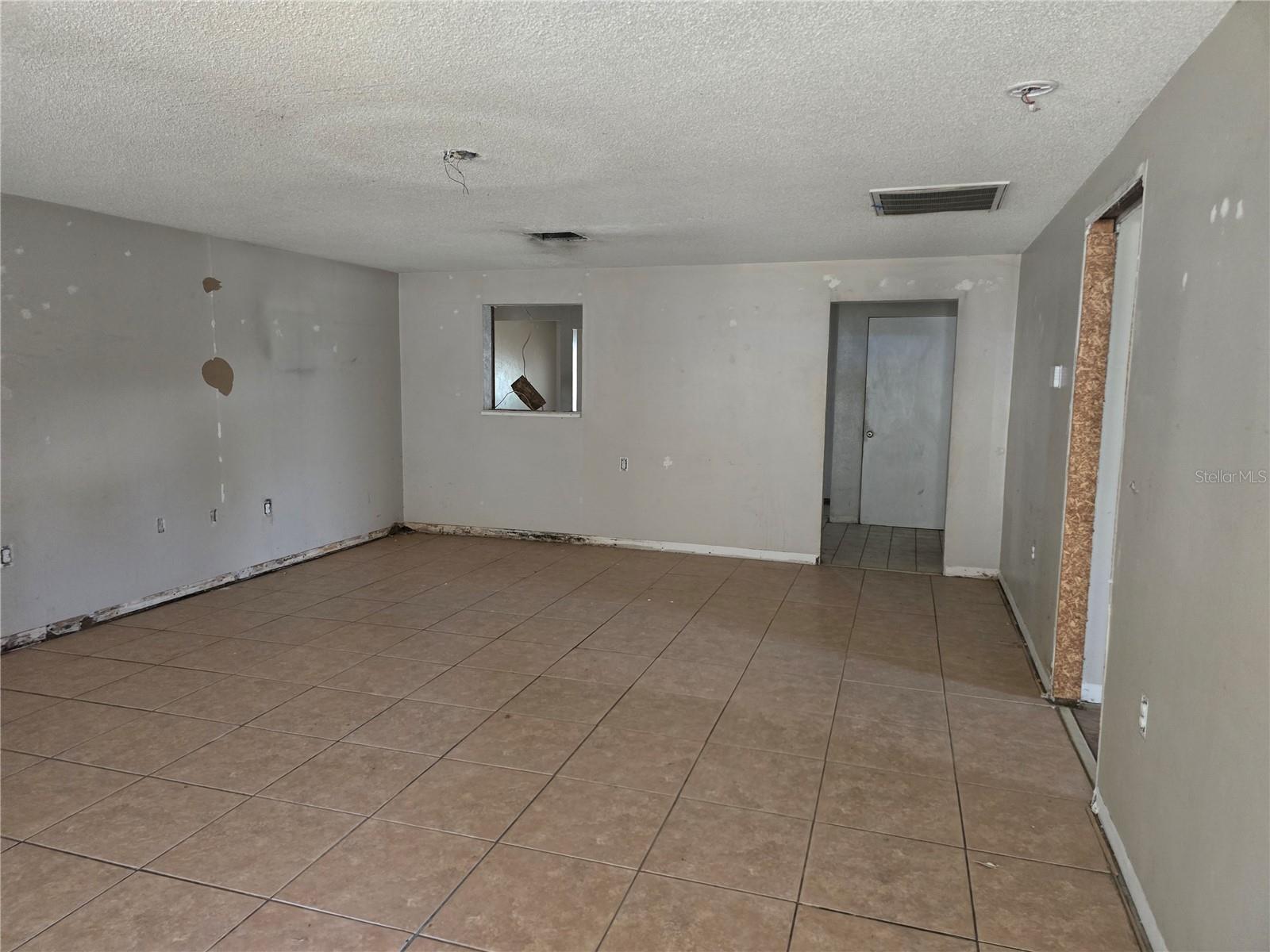 6124 11th, Zephyrhills, FL 33542