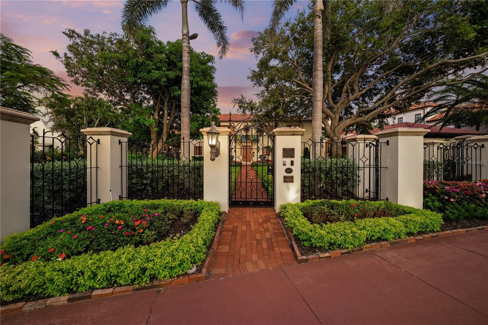 139 Washington, Sarasota, FL 34236