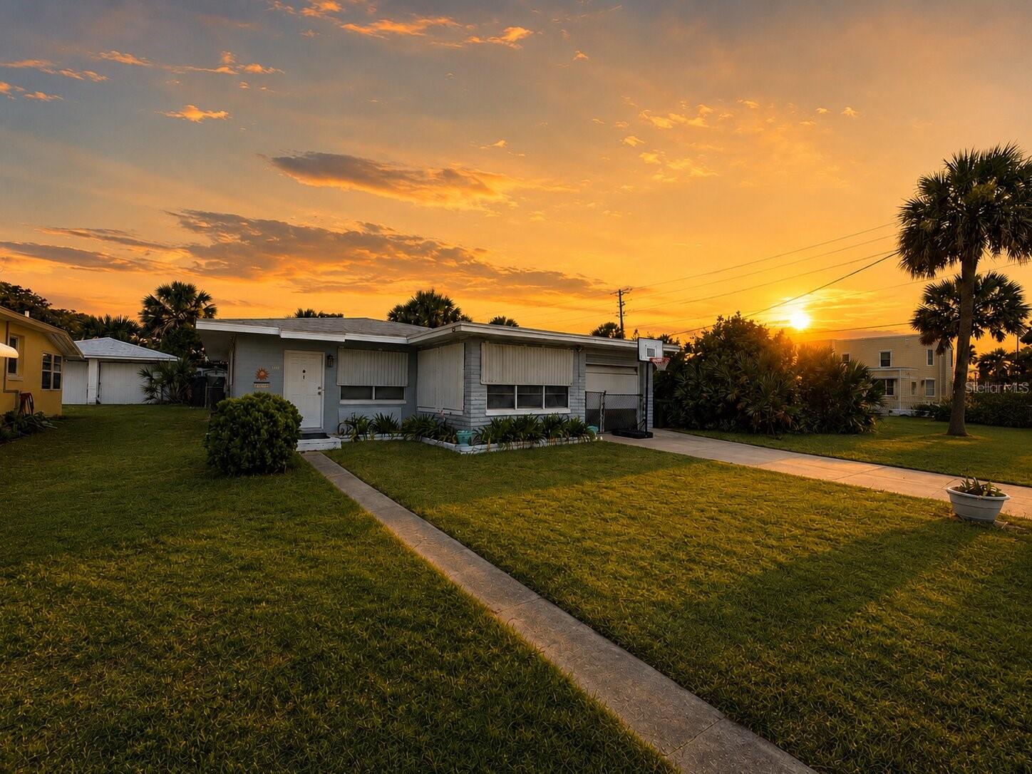 1517 Grandview, Daytona Beach, FL 32118