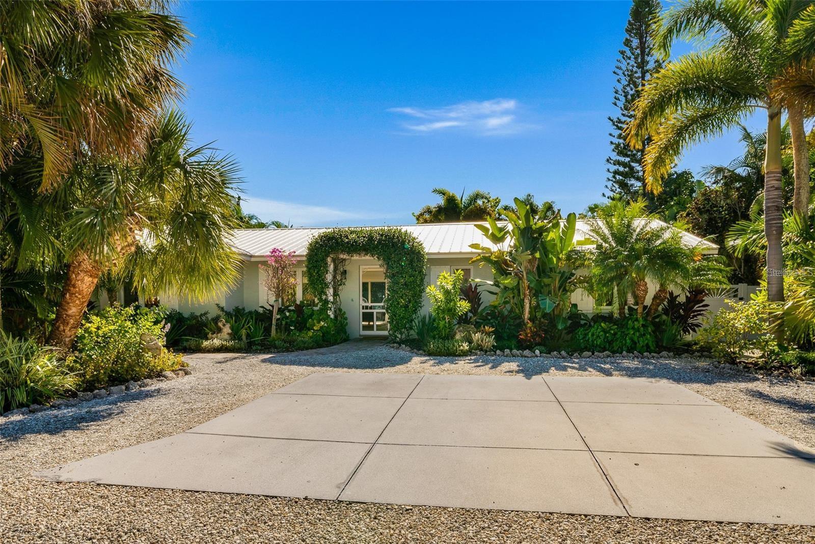 207 Peacock, Holmes Beach, FL 34217