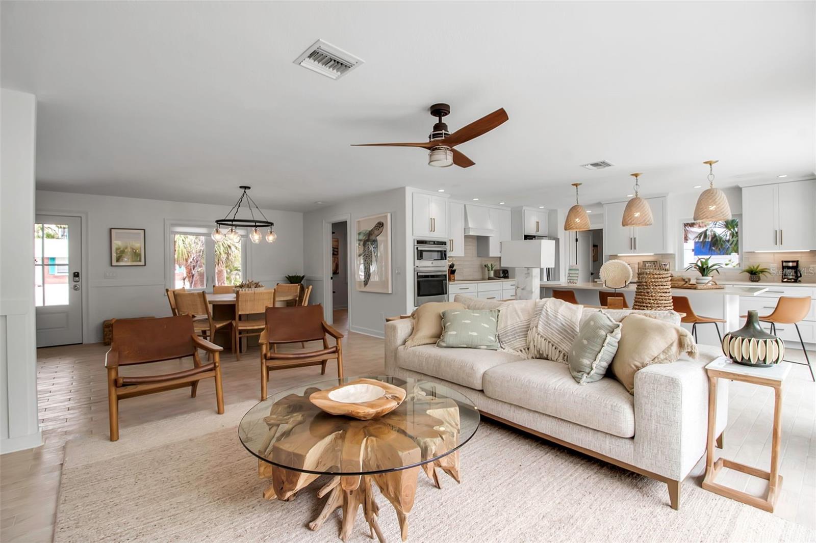 207 Peacock, Holmes Beach, FL 34217