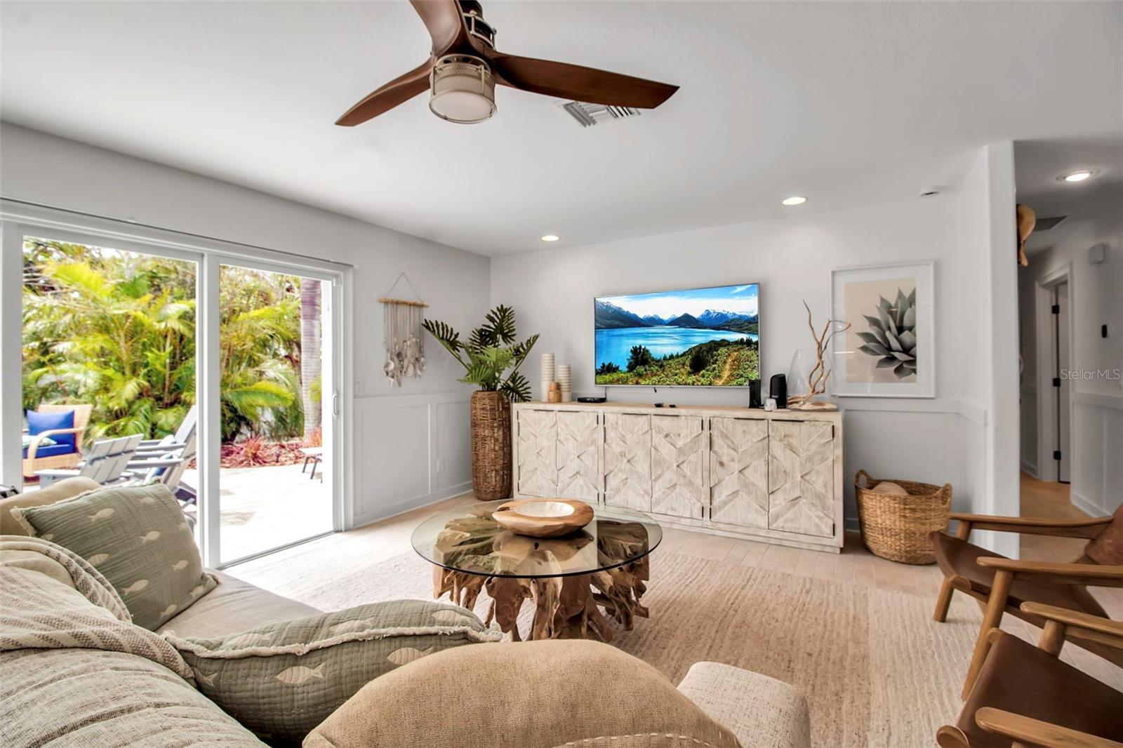 207 Peacock, Holmes Beach, FL 34217