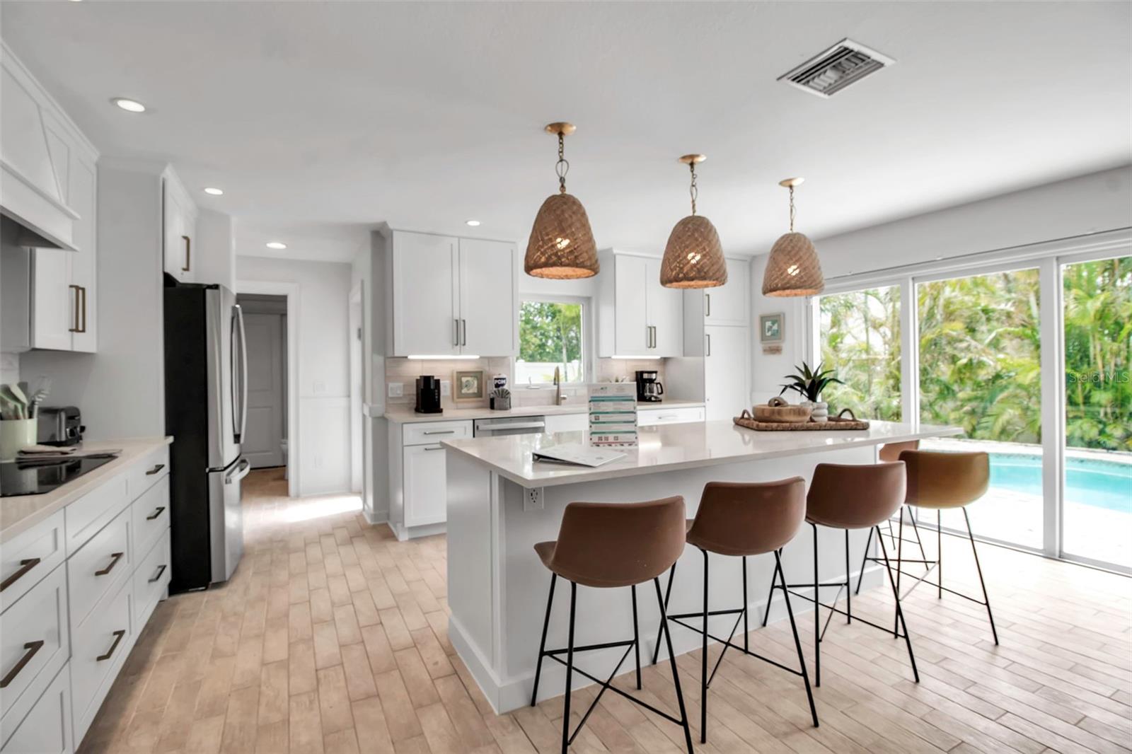 207 Peacock, Holmes Beach, FL 34217
