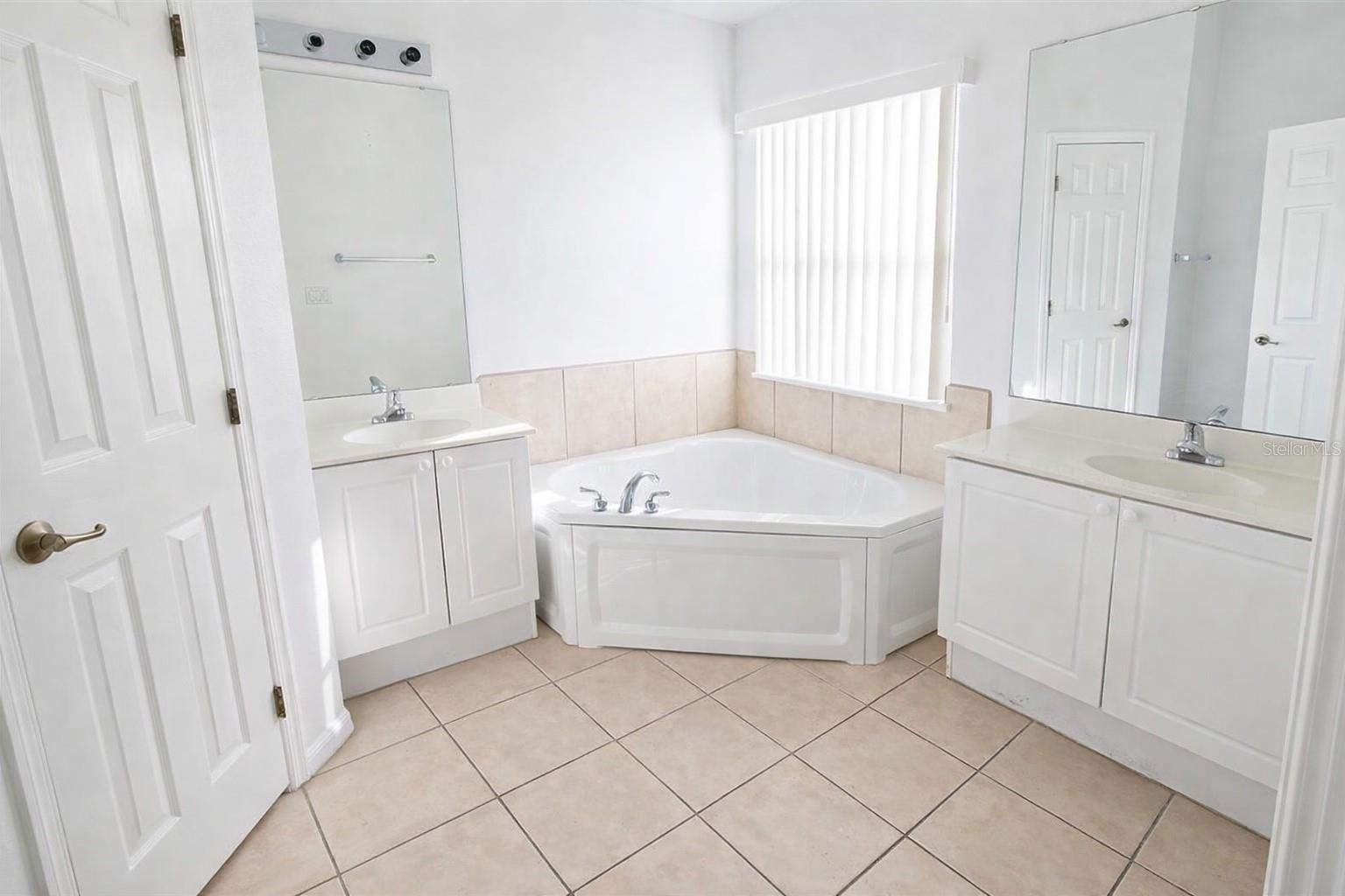 2836 Club Cortile, Kissimmee, FL 34746