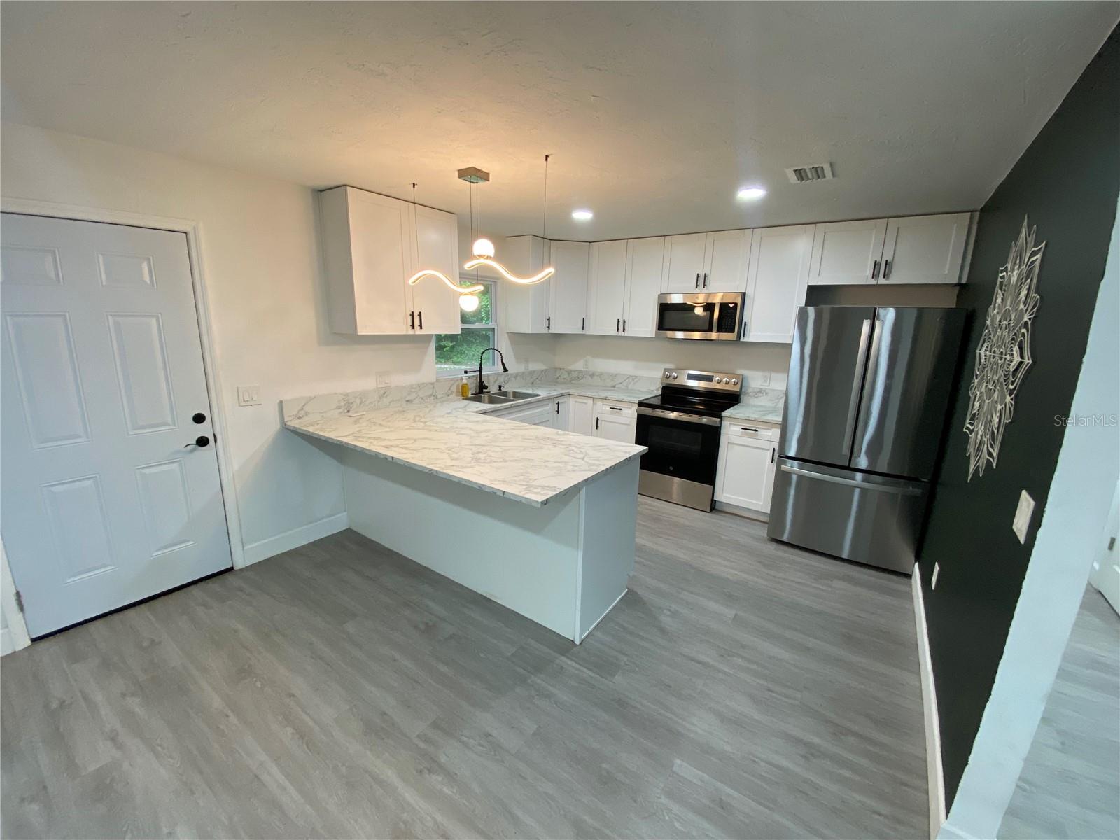 6898 Cr 214, Melrose, FL 32666