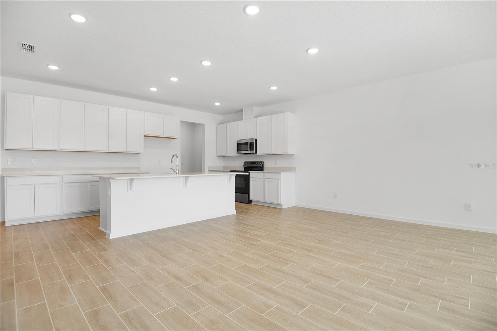 332 Alexandrite, Deland, FL 32720