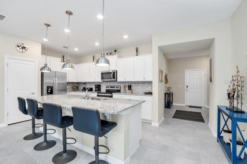 1320 Lava Tree Dr, Davenport, FL 33897