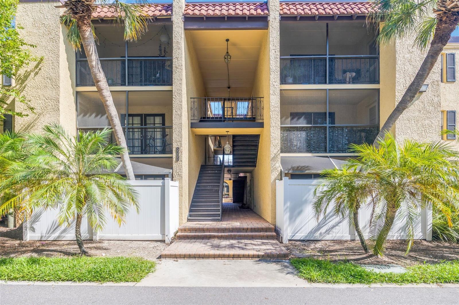 5305 San Sebastian Unit 127, Tampa, FL 33609