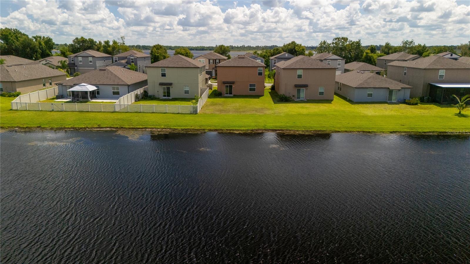 5545 Blue Azure, Wimauma, FL 33598