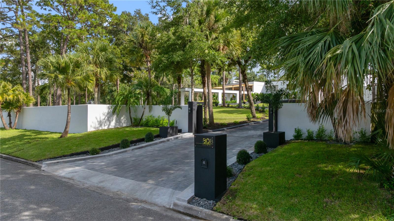 808 Sweetwater Club, Longwood, FL 32779
